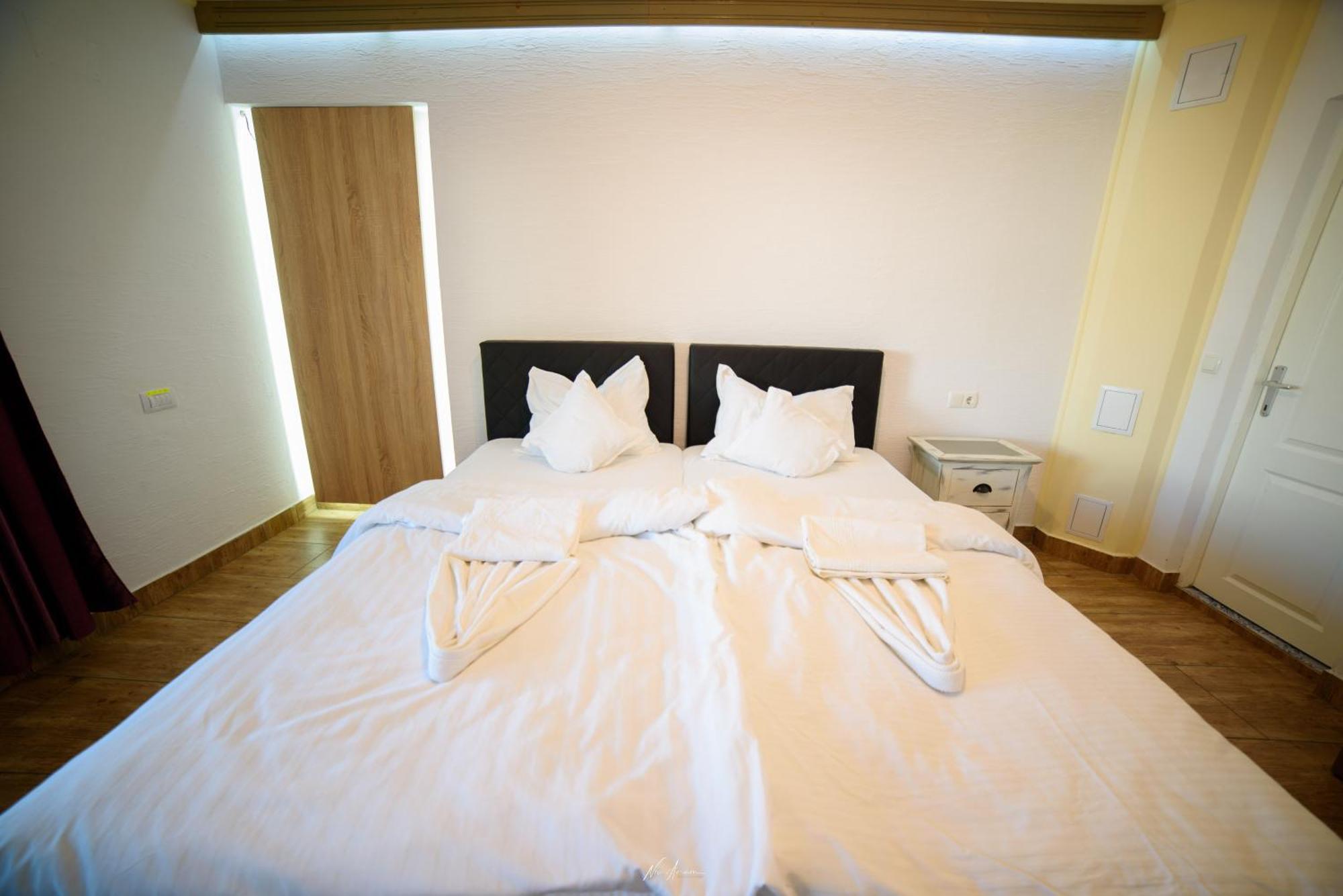 Hotel Panna Gusto Cîmpeni Esterno foto